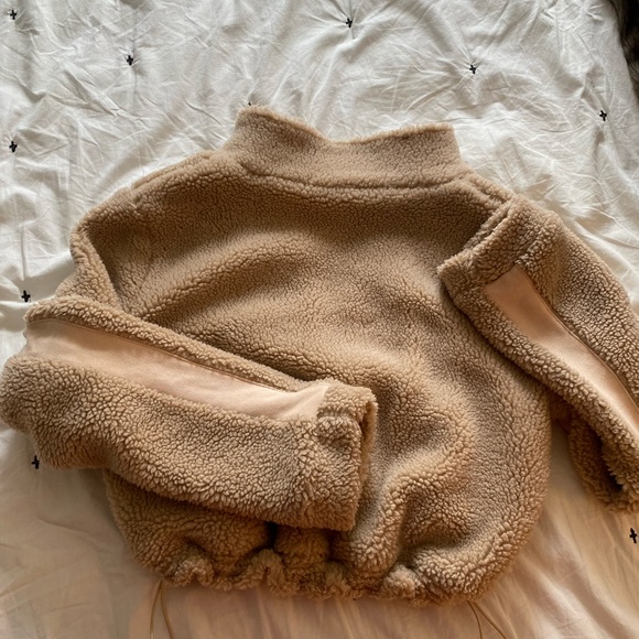 Maniere De Voir Cropped Sherpa Pullover - Picture 3 of 4